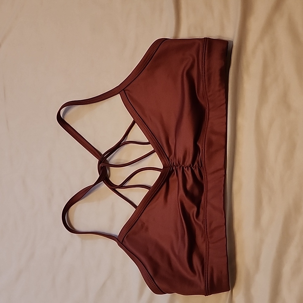 Alo, rust colored hot yoga top